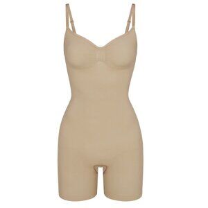 SKIMS Mid Thigh Bodysuit Shapewear Clay Nude Beige Seamless Sculpt Size Small